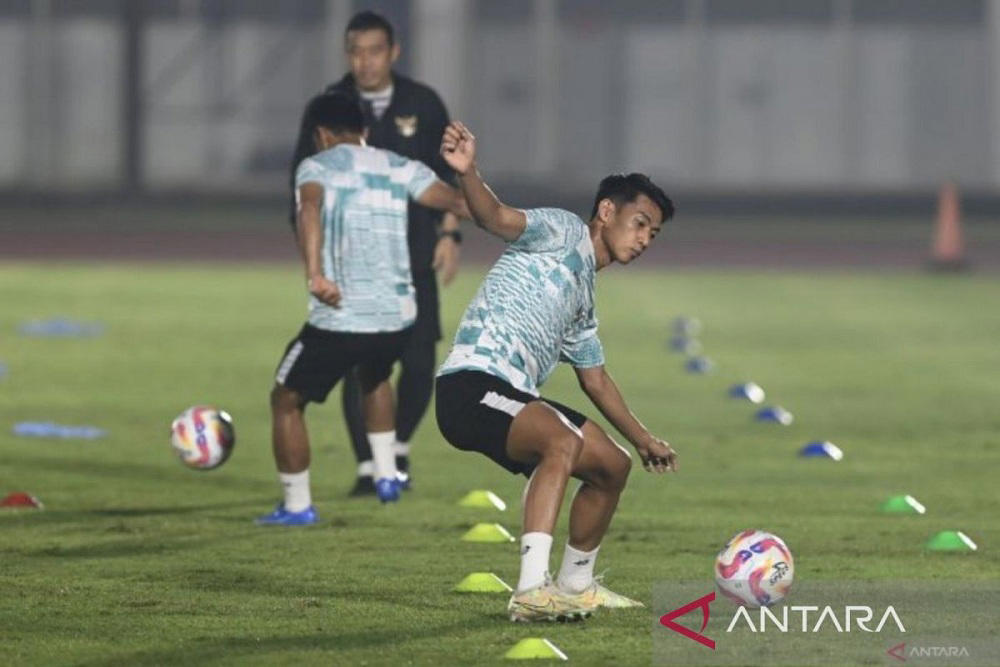 bursa transfer liga 1: persebaya amankan tanda tangan pemain debutan timnas indonesia