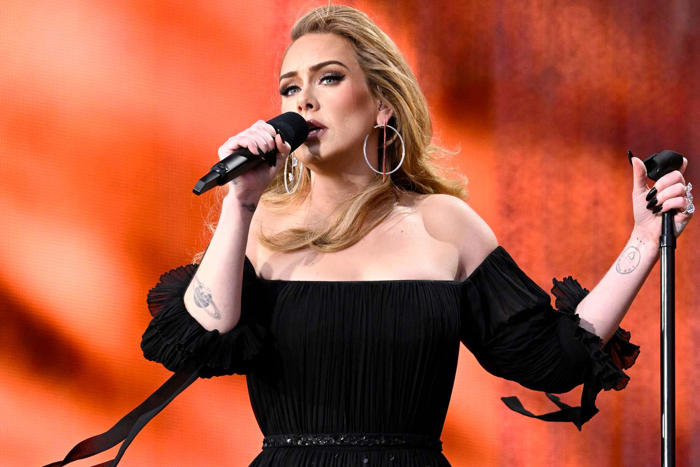 adele sings with mini-me fan at las vegas residency show — see the cute clip!