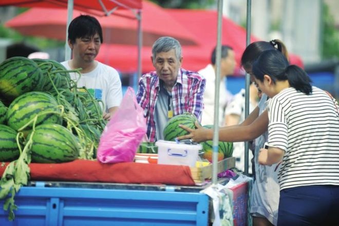 韩国婆婆2万韩币买西瓜，却惊呆中国网友！背后原因让人笑翻