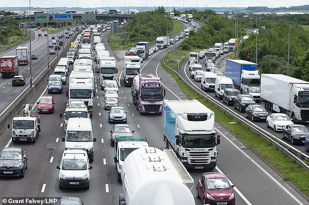 holidaymakers braced for chaos as m25 partly shuts for a full weekend