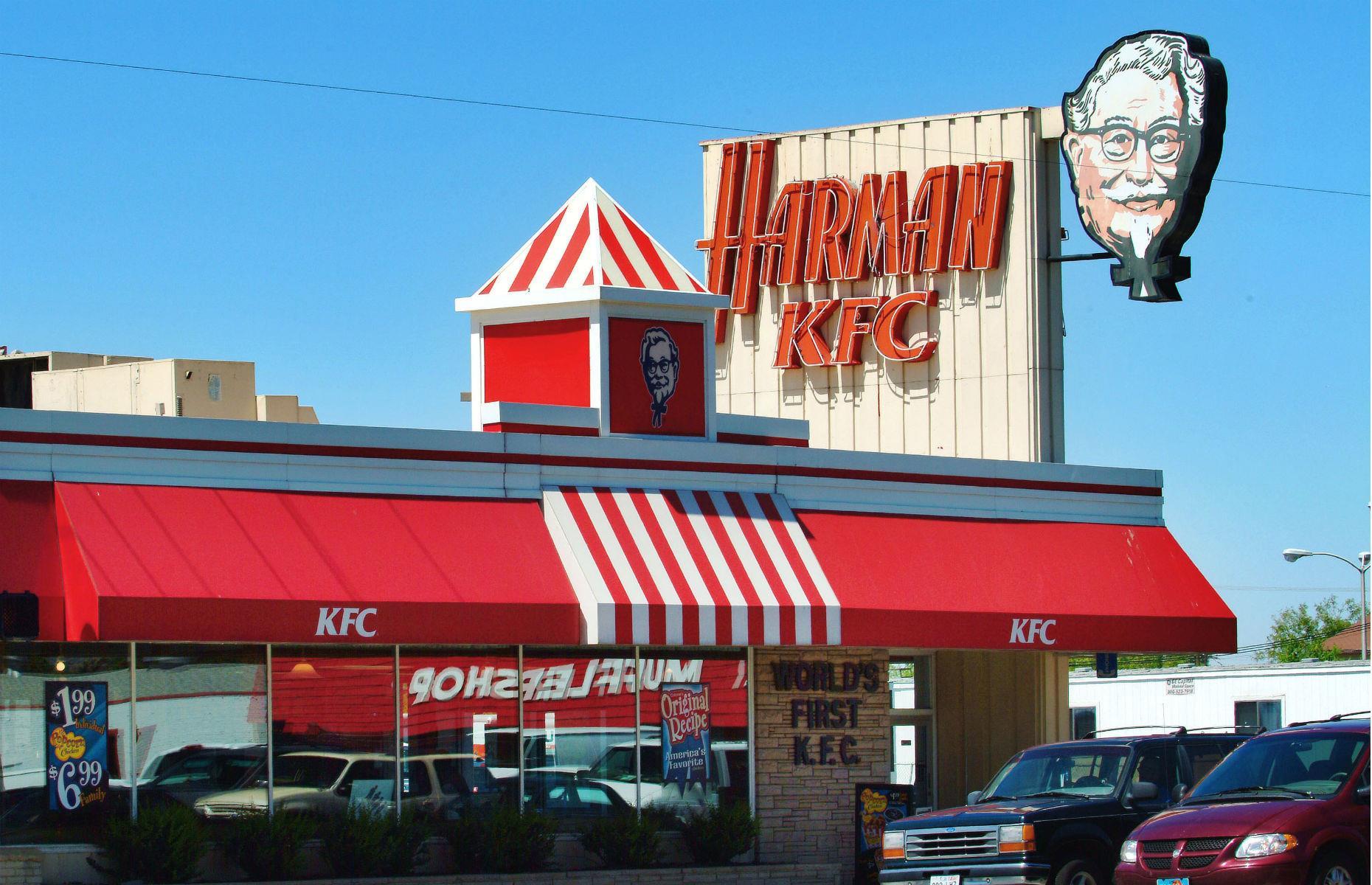 We've Found America's Most Historic Fast Food Joints Worth A Road Trip