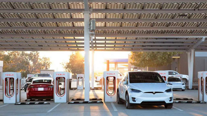 will electric cars kill the grid in hot summer months?