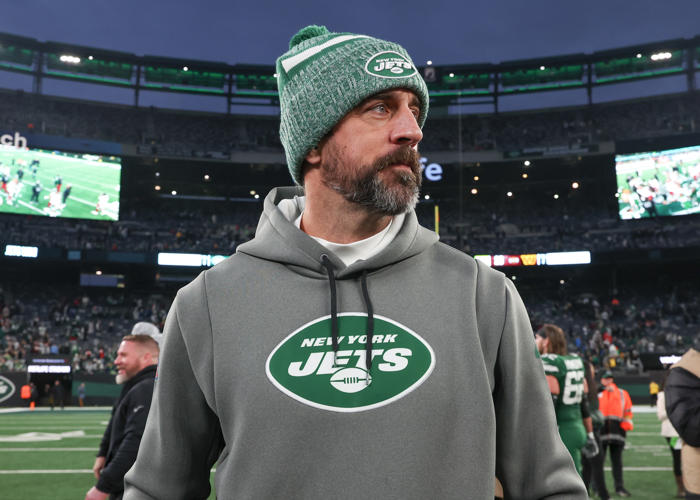 insider shares how jets' aaron rodgers reacted to minicamp absences being unexcused