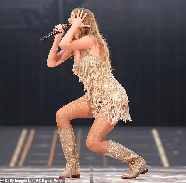 taylor swift's dancing skills are mocked by even some of her most enthusiastic fans as she shakes her hips in a fringed dress in edinburgh