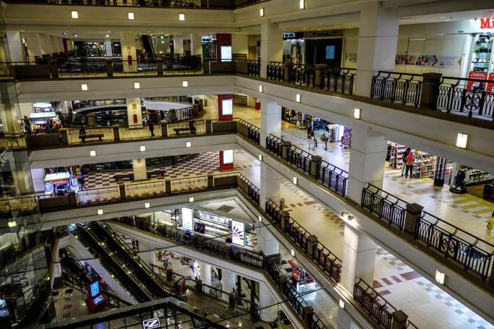 malaysia's retail sector surges with 7.8pc growth in q1 2024 amidst consumer challenges