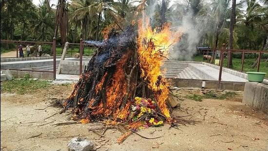 65-year-old cremated by roadside over lack of crematorium in village