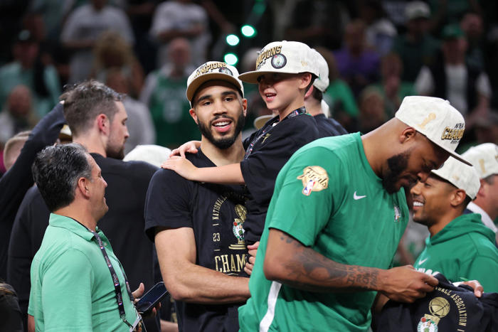 jayson tatum shared a beautiful moment with his son after the celtics won the 2024 nba finals