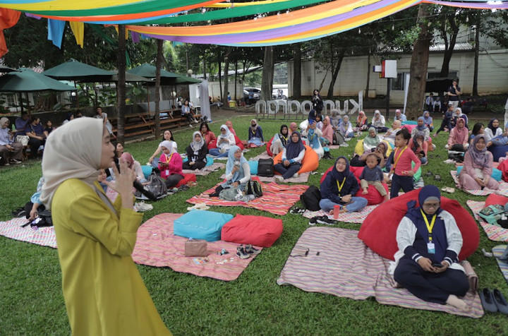 kumparan hangout ajak para ibu ajarkan pendidikan literasi keuangan kepada anak