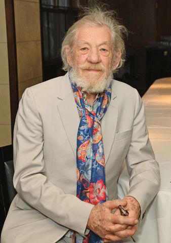 ian mckellen expected to make ‘speedy and full recovery’ after fall from london stage
