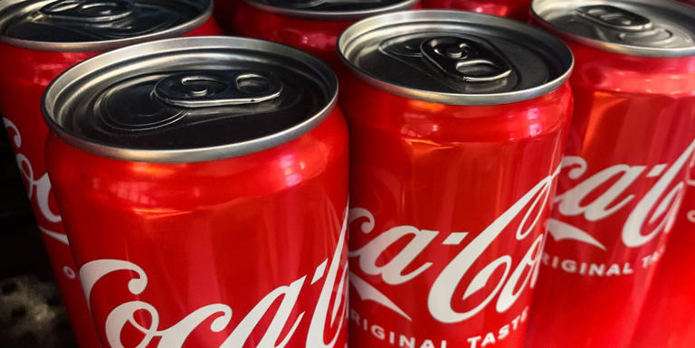 How much sugar is in a can of Coke? What are the risks of consuming too much sugar? And is switching to diet drinks better? Dietician Sophie Medlin explains the science.