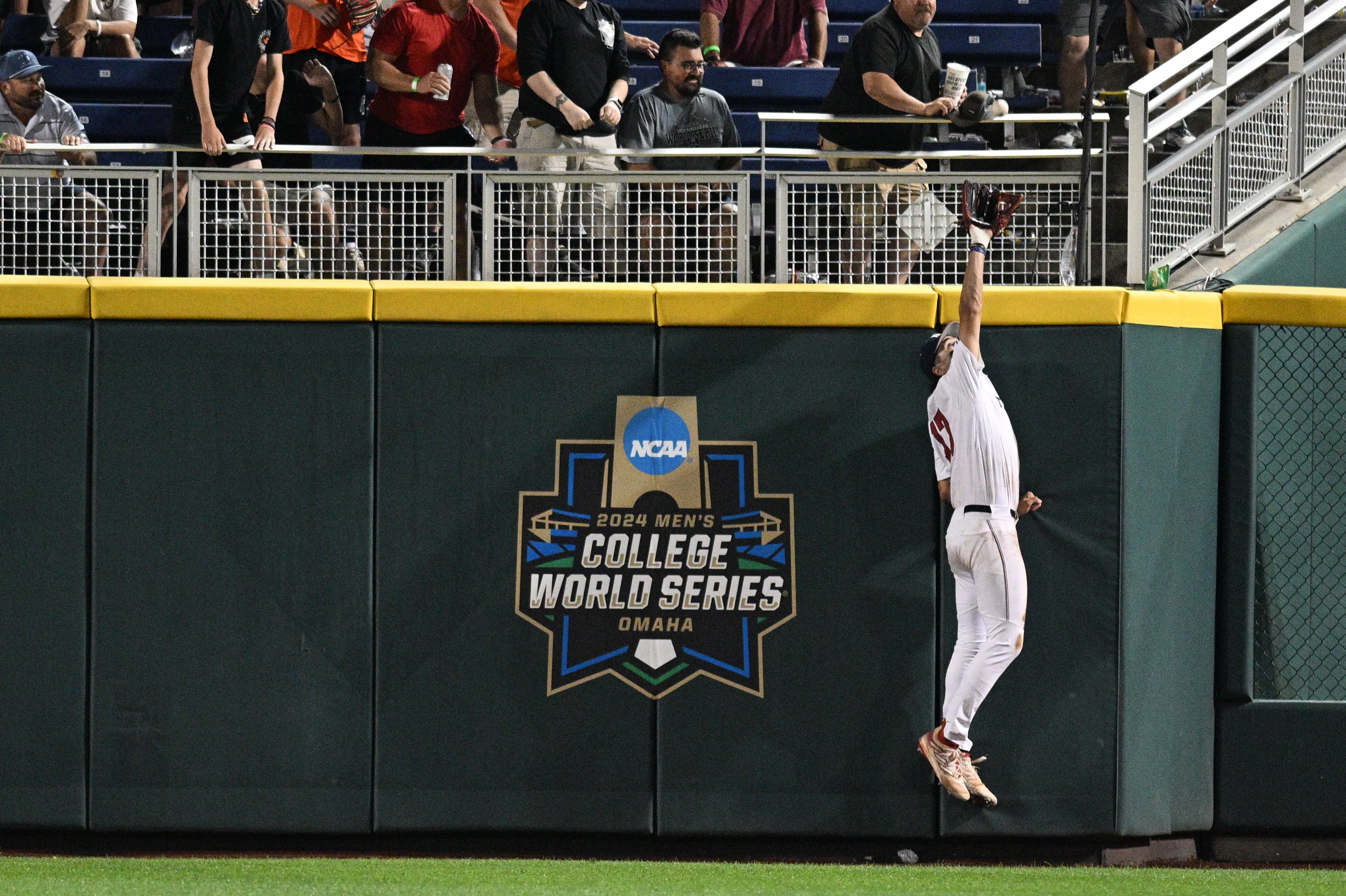 College World Series Schedule Today: Bracket, Scores For Tuesday's CWS ...