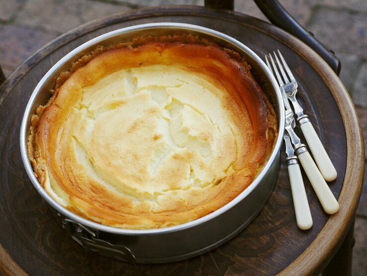 Käsekuchen: Leckeres Low-Carb-Rezept ohne Zucker und ohne Boden