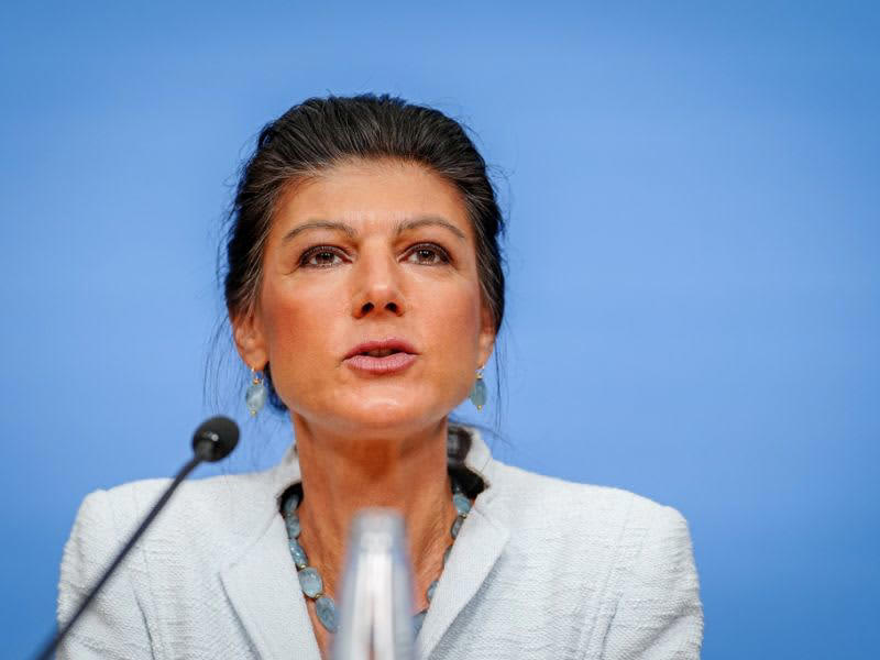 sahra wagenknecht: beliebteste politikerin deutschlands - bsw-gründerin im höhenflug