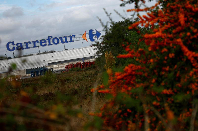 french watchdog asks court to fine carrefour over franchise operations