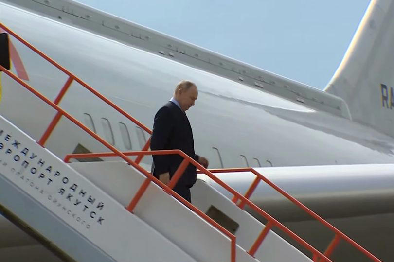 vladimir putin thanks kim jong-un as he arrives in north korea for first time in 24 years