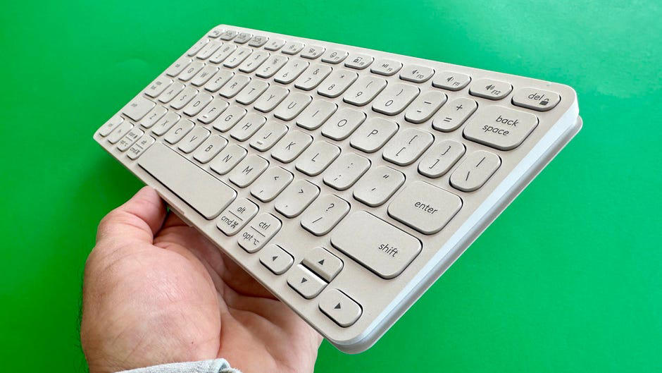 android, logitech's keys-to-go 2 keyboard grows up but is still lightweight and slim