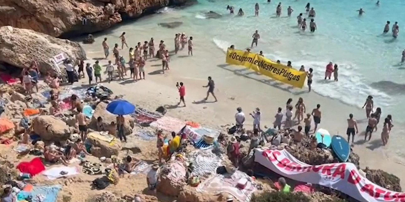 απίστευτα σκηνικά στη μαγιόρκα: ντόπιοι διώχνουν τους τουρίστες από τις παραλίες -δείτε βίντεο