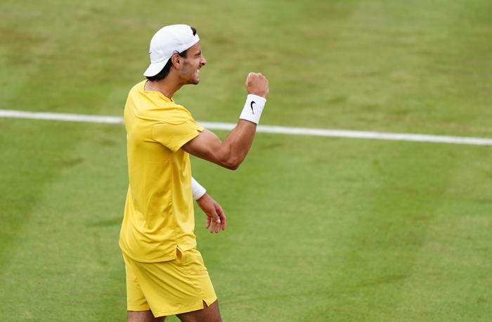 queen’s live: tennis scores with andy murray in deciding set after carlos alcaraz win