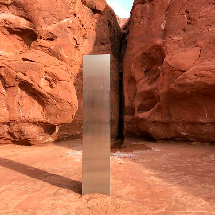 the mystery monolith returns! mirrored structure appears again in las vegas desert