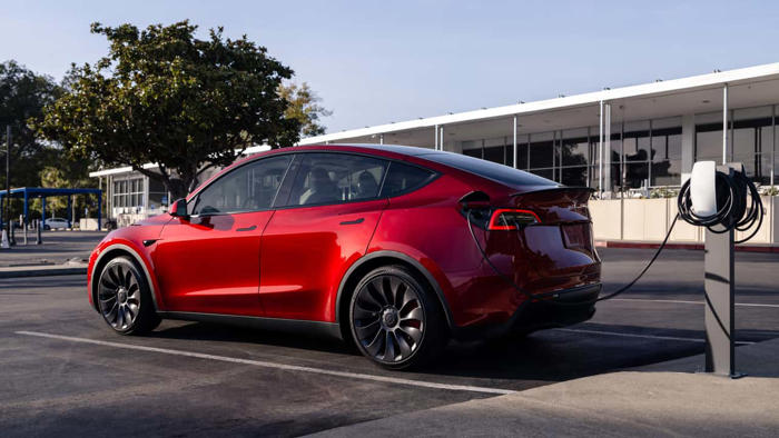 which teslas qualify for the ev tax credit in 2024?