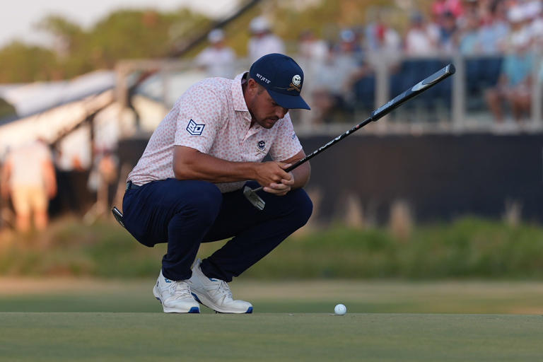 What does hot weather do to golf balls?