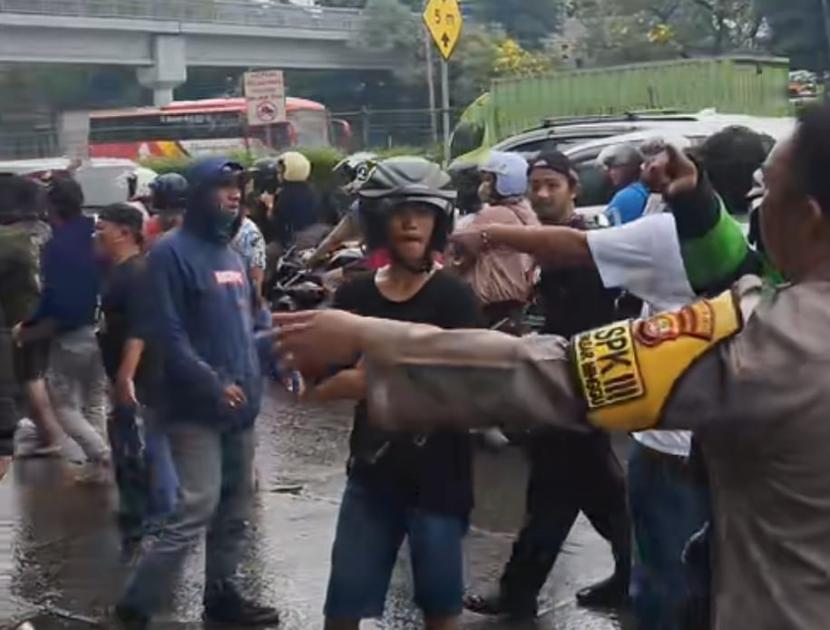 Polisi Tangkap Pelaku Penganiayaan Berujung Bentrok Di Pasar Minggu