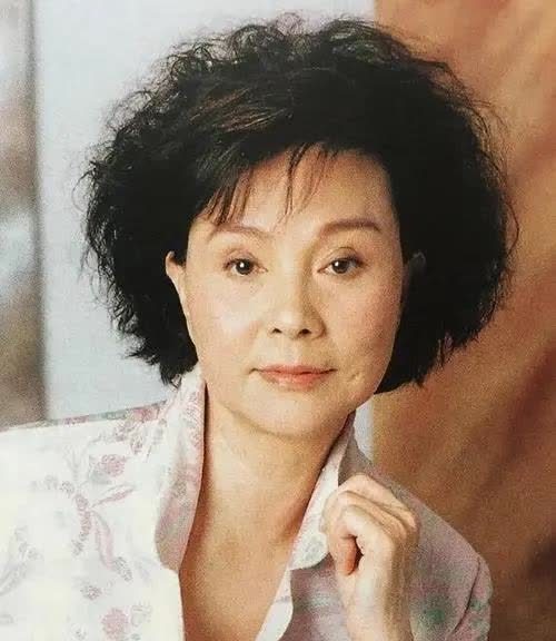 她是“最干净”女演员，为了丈夫60年从不拍吻戏，如今成“国民奶奶”！