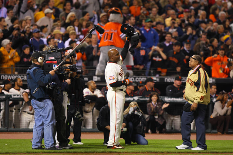 Barry Bonds Pays Touching Tribute To Willie Mays After Passing