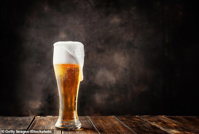 calls for bigger glasses in pubs so punters get served a full pint