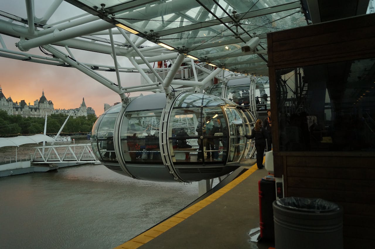 <p>For one, The London Eye is a paid attraction;<strong> the tickets aren't cheap and the lines are </strong><em><strong>brutal.</strong></em> Some tourists also wish that the experience would have provided more information about the city's history.</p>