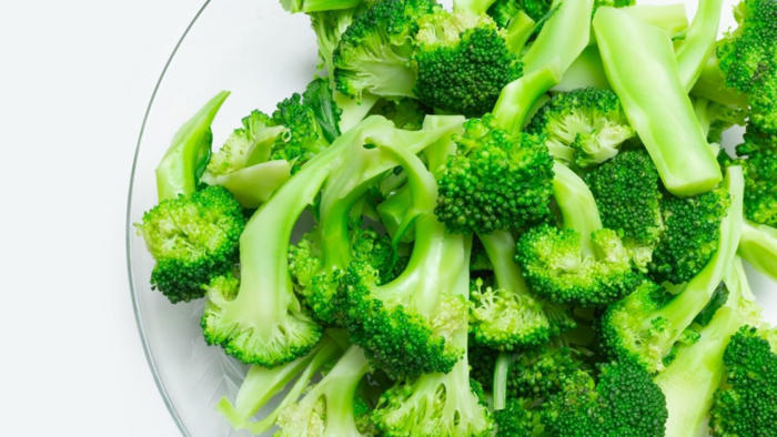 como cozinhar brócolis no micro-ondas? fica pronto em só 5 minutos