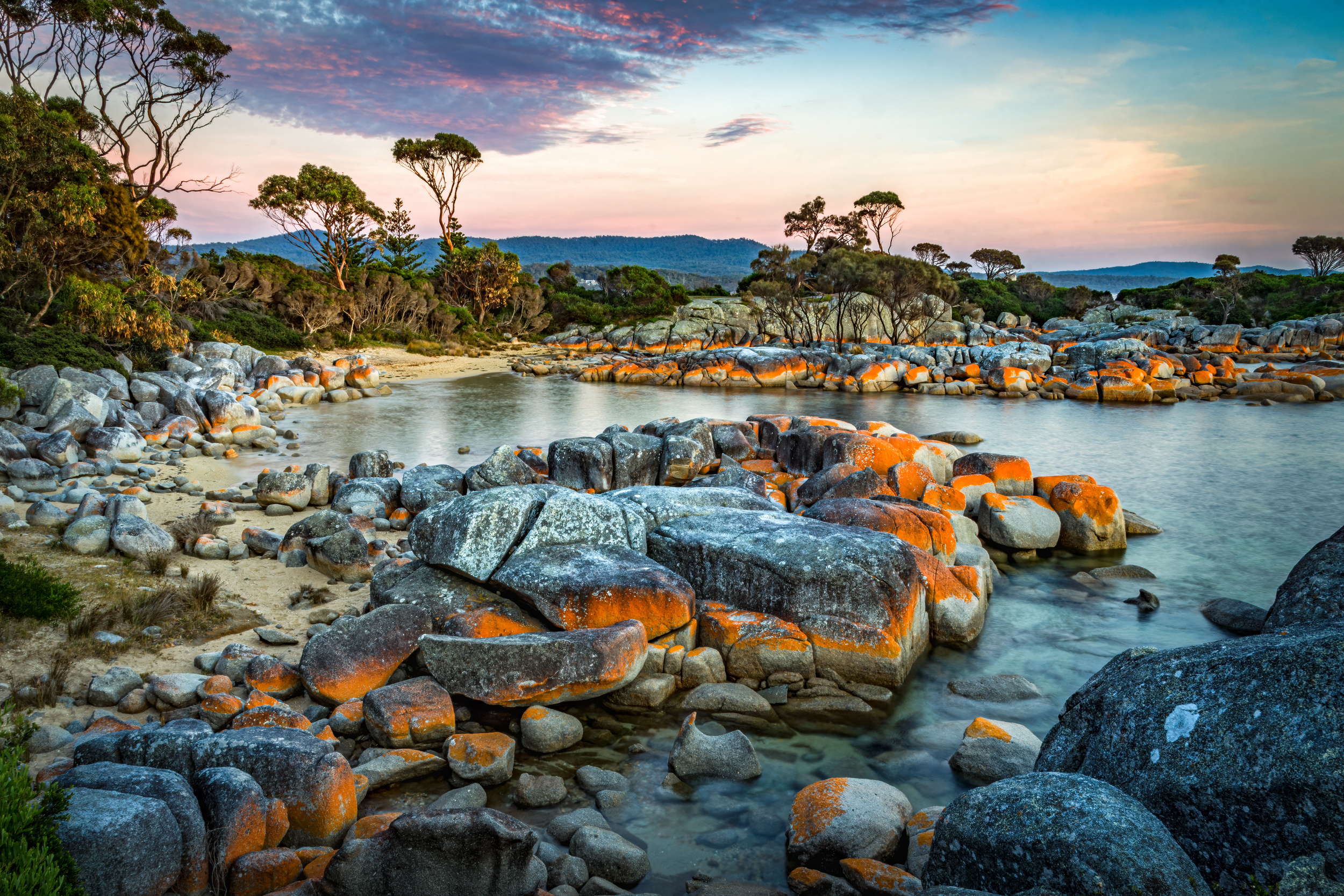<p>Tasmania, Australia might sound like a made-up place and look like a made-up place, but luckily, it’s totally real. The beautiful remote island has a mixture of unique topographies and is a great place to see the Southern Lights. </p><p>You may also like: <a href='https://www.yardbarker.com/lifestyle/articles/25_gameday_snacks_you_can_make_in_a_slow_cooker/s1__22916233'>25 gameday snacks you can make in a slow cooker</a></p>