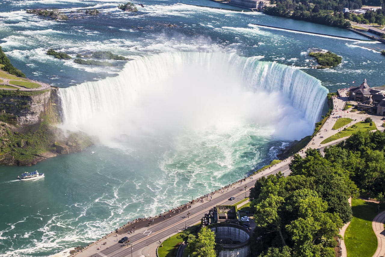 <p><strong>Location:</strong> Niagara Falls, Canada</p>  <p>Niagara Falls alone is undoubtedly a sight to behold—but there's a reason why many tourists think that it's incredibly overrated.</p>