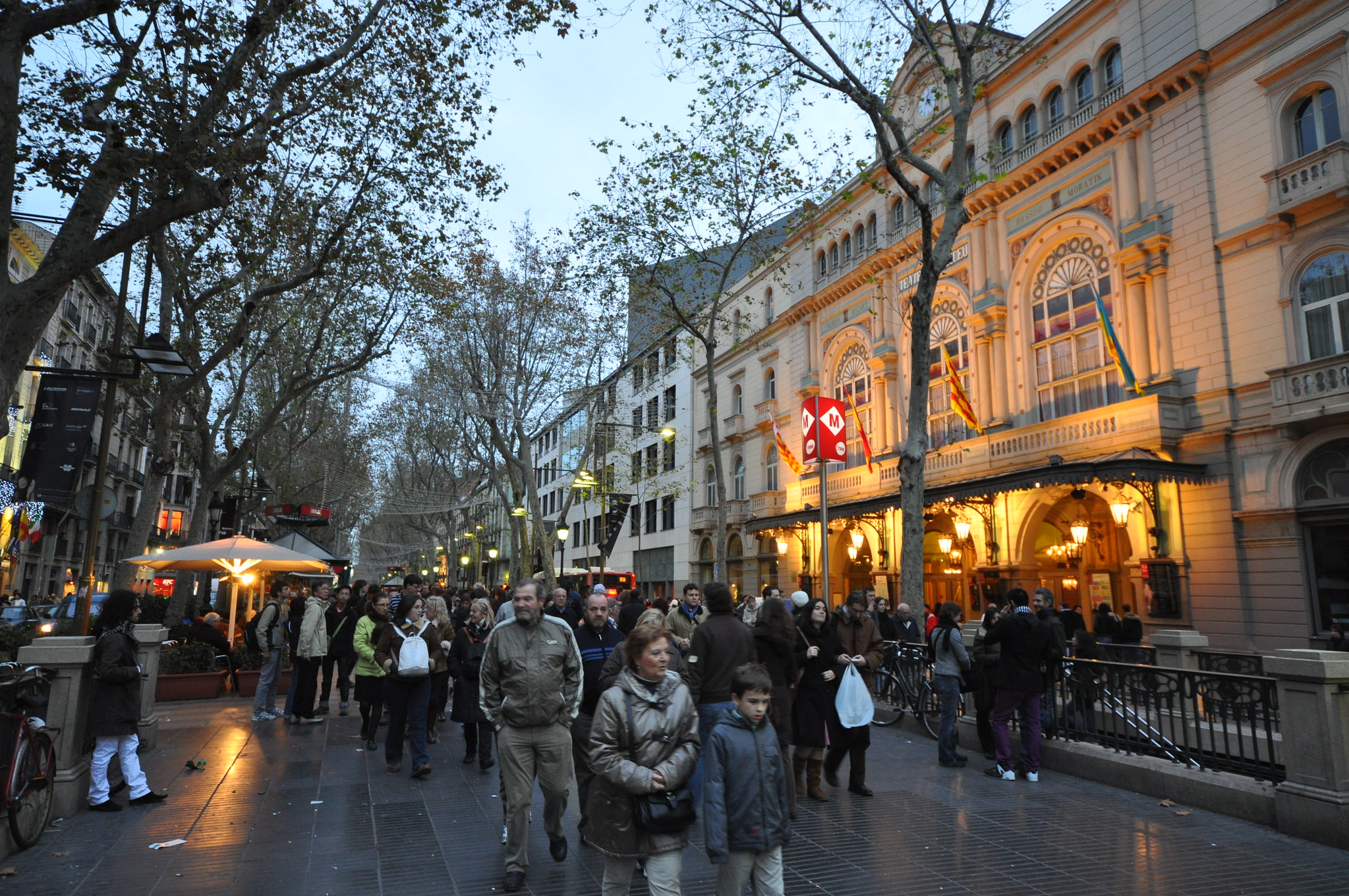 <p>Depending on your personality, La Ramblas may be the stimulating stroll you're looking for. However, many make the mistake of visiting during peak hours, making the street incredibly crowded and overwhelming to navigate.<strong> But that's not the worst part.</strong></p>