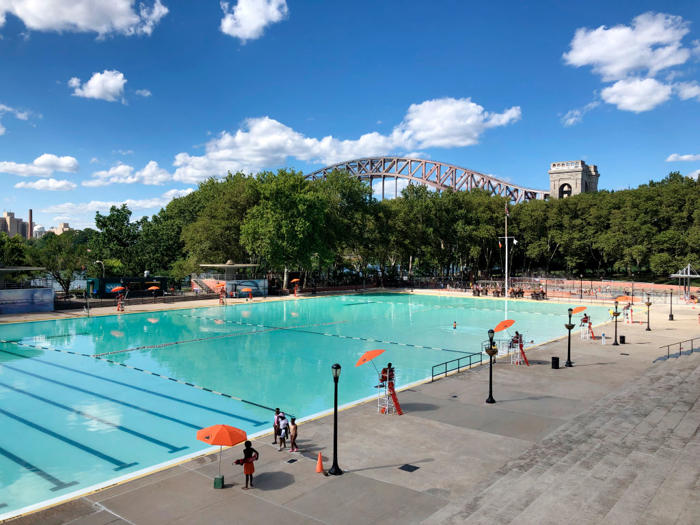la piscina más grande de nyc reabrirá este verano, mientras la ciudad invertirá más dinero en sus piscinas