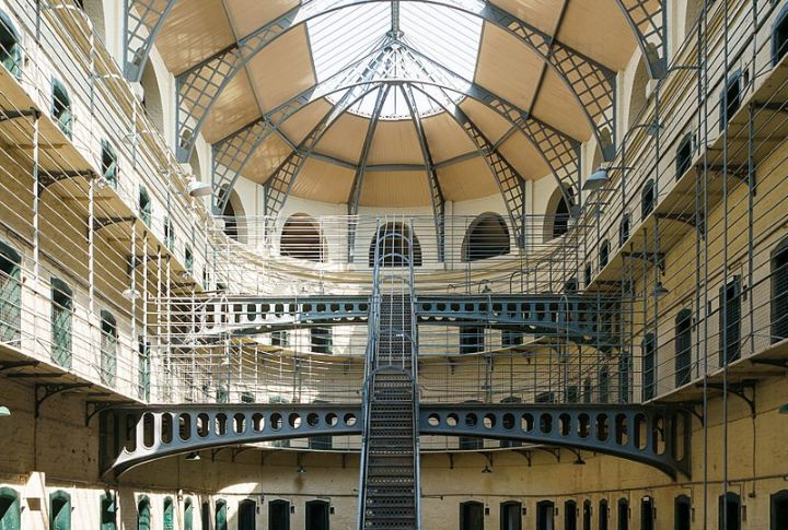 <p>Located in Dublin, Kilmainham Gaol is a hauntingly captivating site steeped in Irish history. This former prison played a vital role in Ireland’s struggle for independence, housing many notable political prisoners throughout its operation. Today, it is a museum, showing tourists a glimpse into the harsh realities of Ireland’s past.</p>