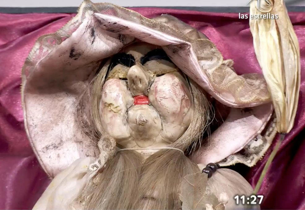video: muñeca de tumba se mueve en vivo en pleno programa de ‘hoy’