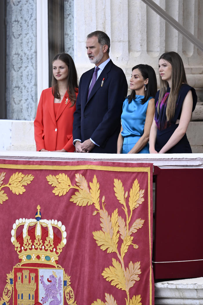 'sorry to interrupt': king felipe of spain surprised by daughters at 10th anniversary commemoration of his reign