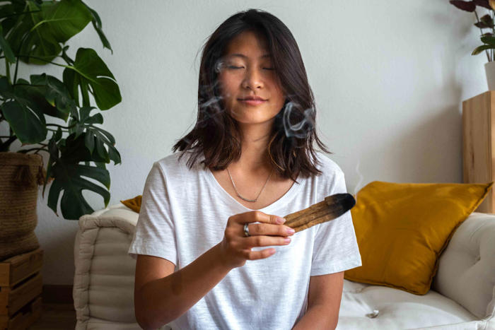everything you need to know about the benefits and uses of palo santo