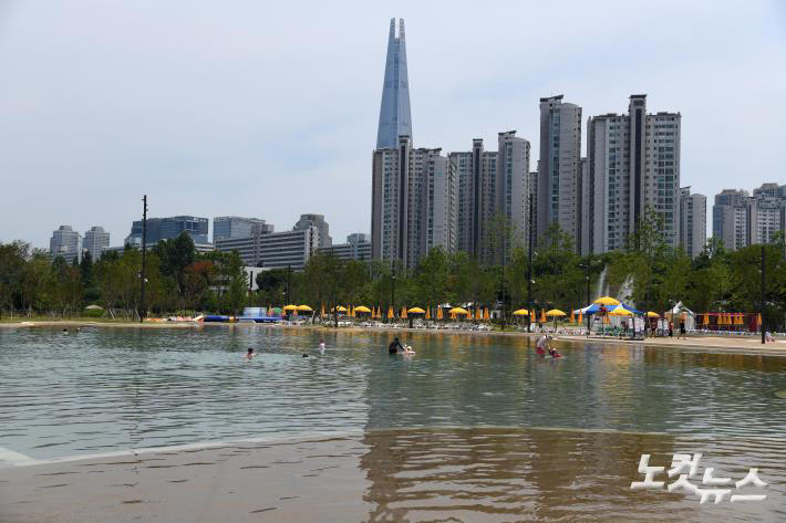 서울 한강 야외수영장 개장
