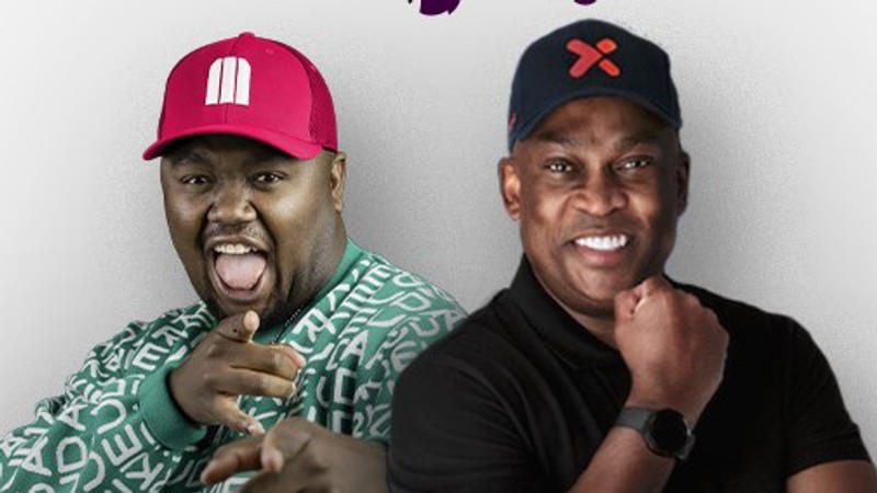 robert marawa and skhumba hlophe team up as co-host on ‘the quantum football show’
