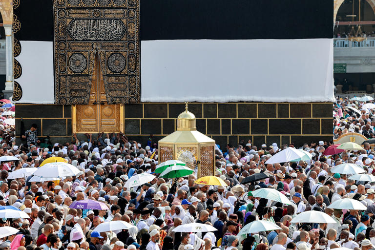 Hajj Deaths From Heat Pass 1,000