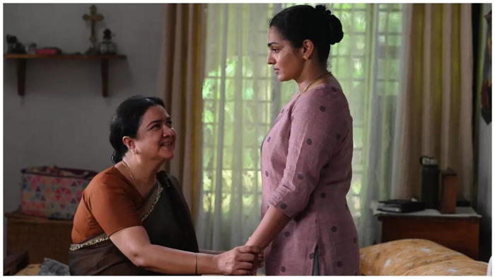 ‘ullozhukku’ first review out: parvathy and urvashi starrer is a ‘brilliant’ drama