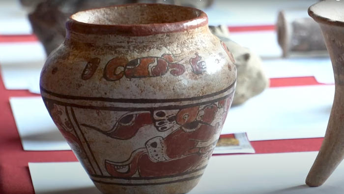 le vase acheté en friperie à 4 euros était un artefact maya vieux de 2.000 ans