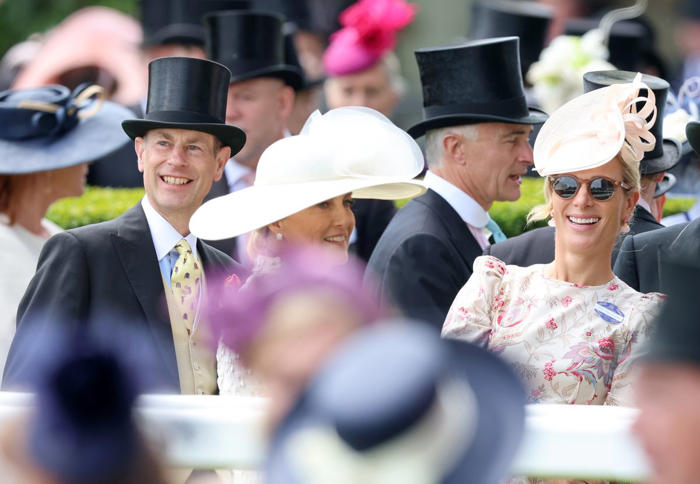 the duchess of edinburgh is the epitome of classic glamour at ascot