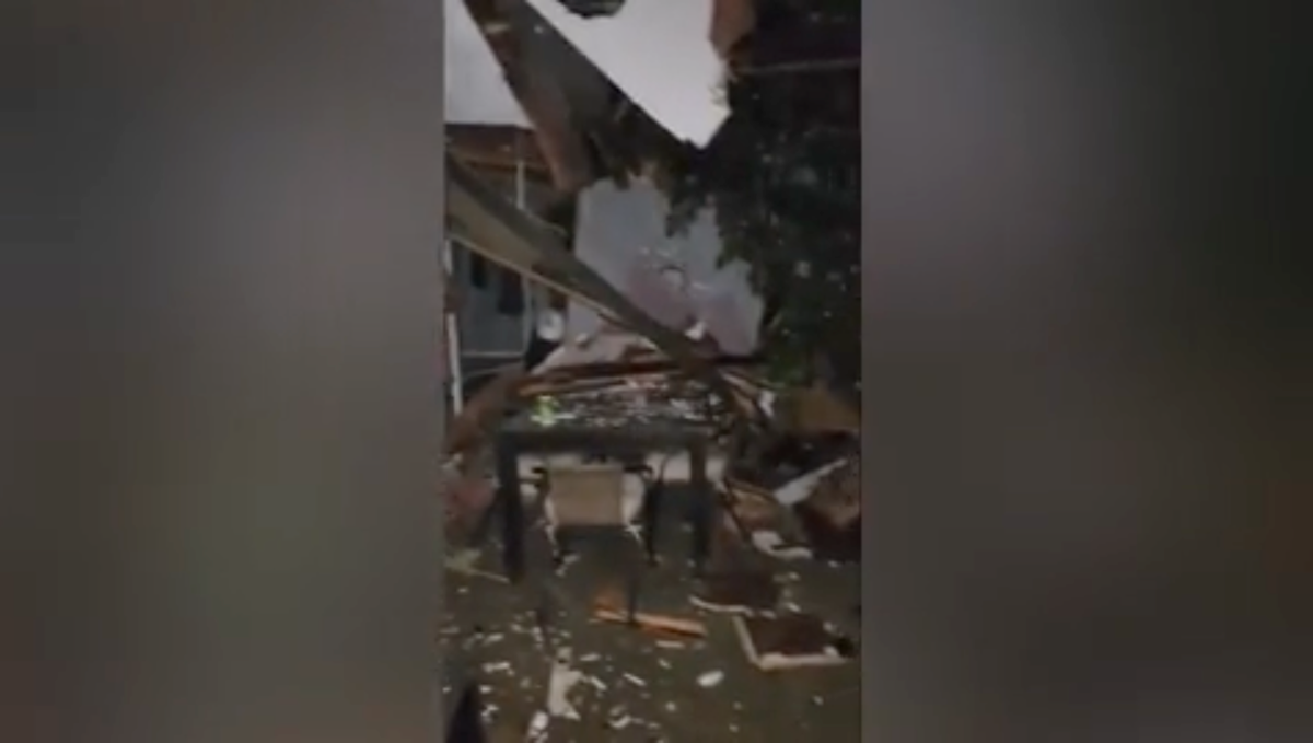 fallen tree smashes through house after powerful thunderstorms hit iowa and nebraska