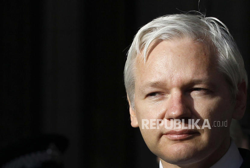 alasan mengapa julian assange akhirnya bisa hirup udara bebas