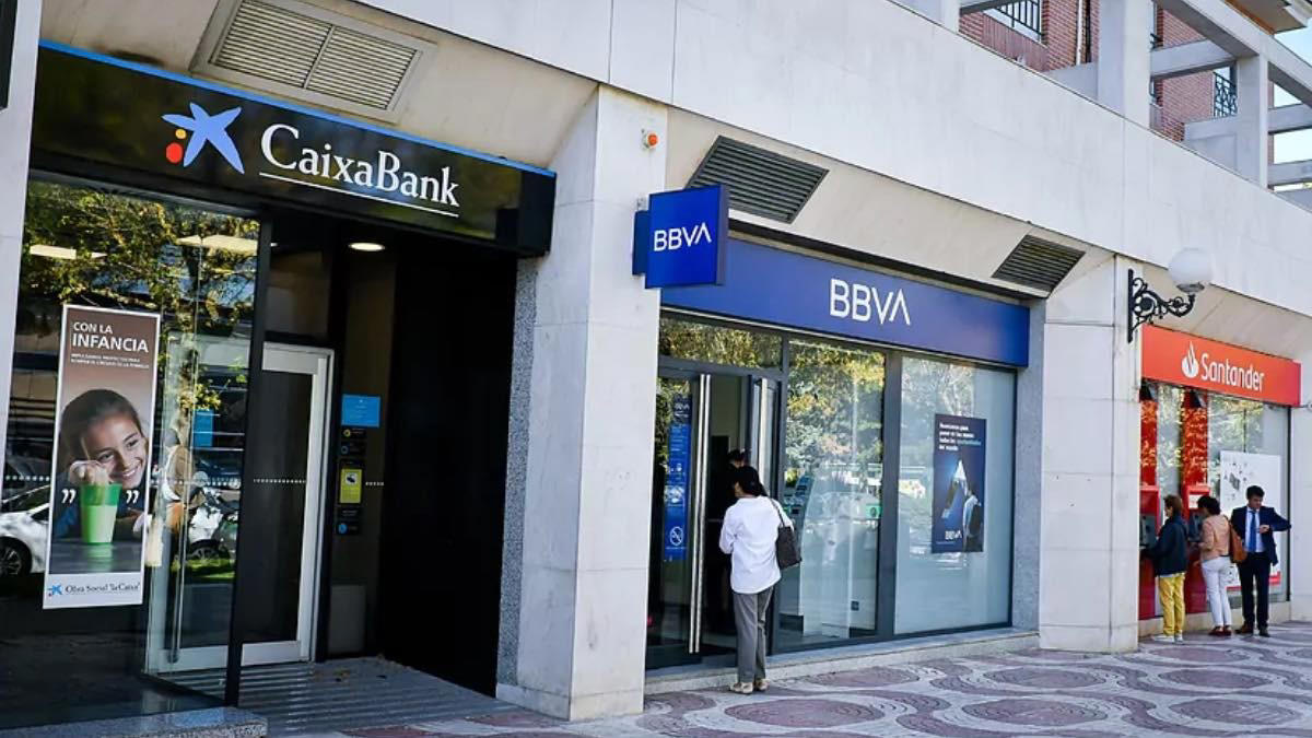 caixabank, bbva y santander avisan sobre el aumento de esta estafa que afecta a sus clientes