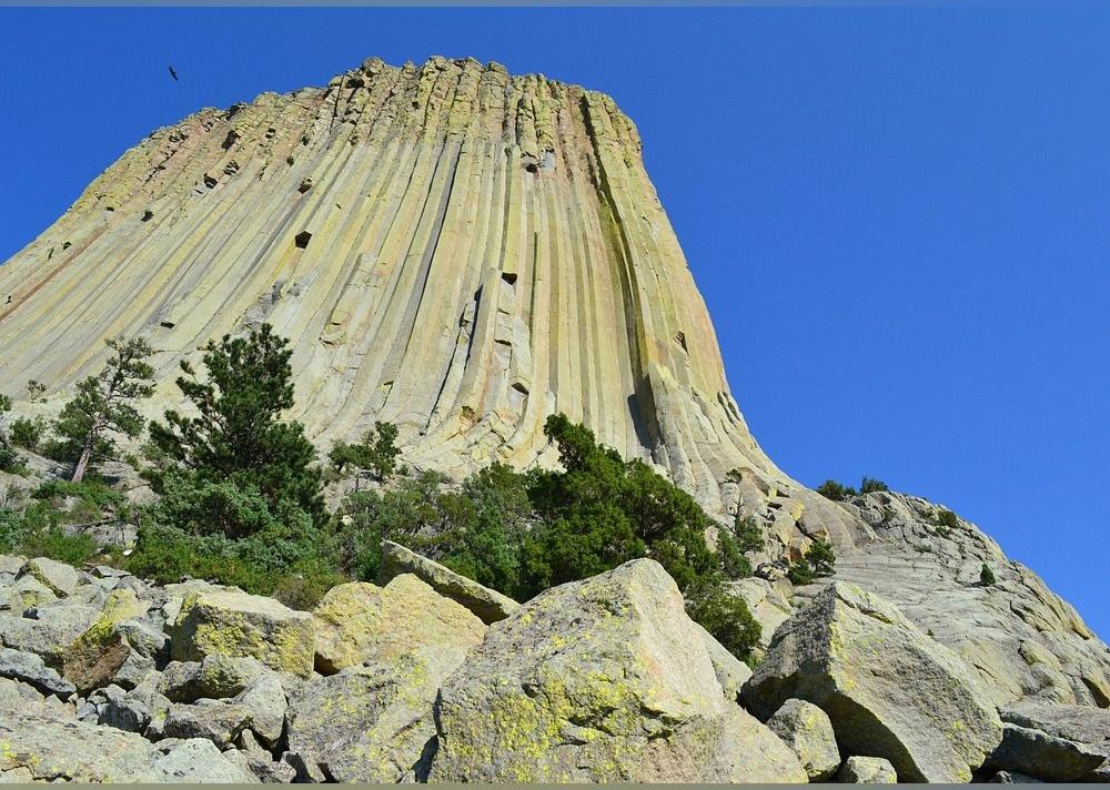 <p>- Rating: 4.5/5 (4,438 reviews)<br>- Address: Highway 110 Devils Tower, Wyoming<br>- <a href="https://www.tripadvisor.com/Attraction_Review-g60792-d144721-Reviews-Devils_Tower_National_Monument-Devils_Tower_Wyoming.html">Read more on Tripadvisor</a></p>