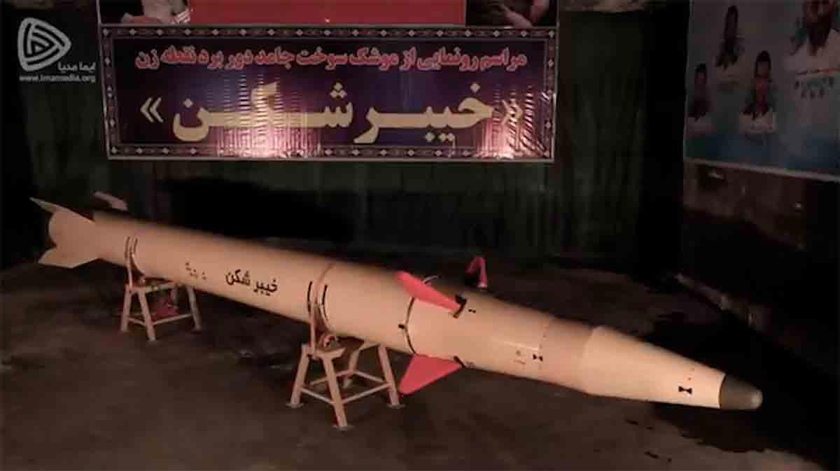 胡塞武裝公佈其新型高超音速彈道導彈hatem-2的影片